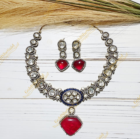 Aalia Necklace and Earrings Set