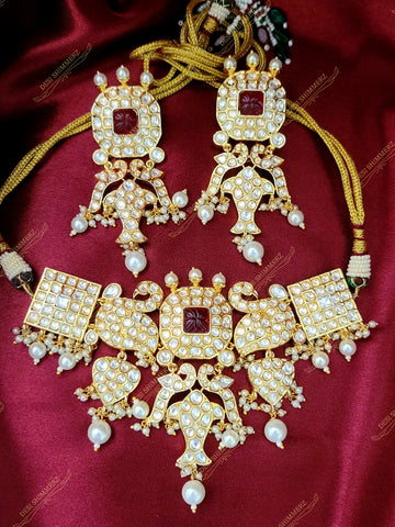 Amuli Kundan Necklace and Earrings Set