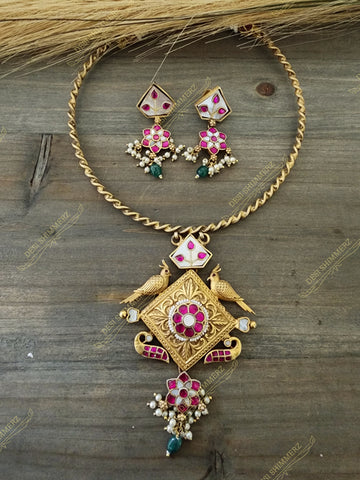 Sally Kundan Necklace and Earrings Set