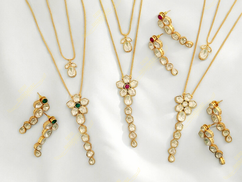 Aariz Noor Pendant Earrings Set