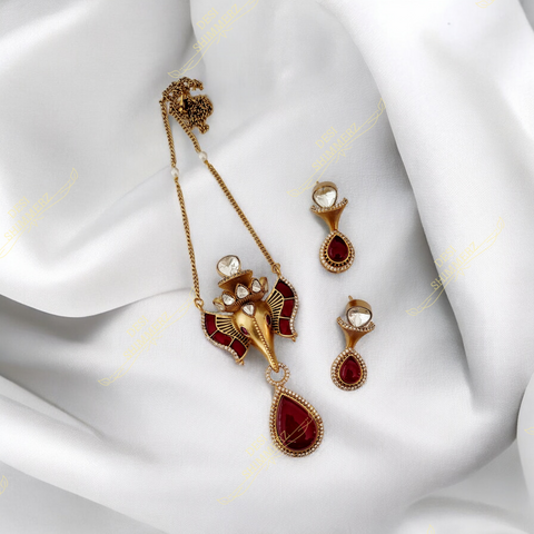 Gajanana Pendant Earrings Set