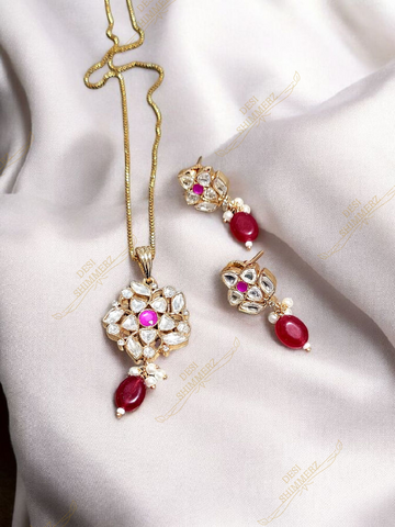 Noorvi charm Pendant Earrings Set