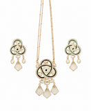 Trinity Pearl Kundan Pendant Set
