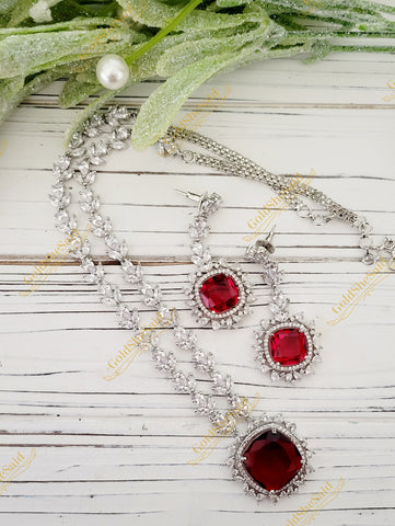 Aananditha Necklace and Earrings Set